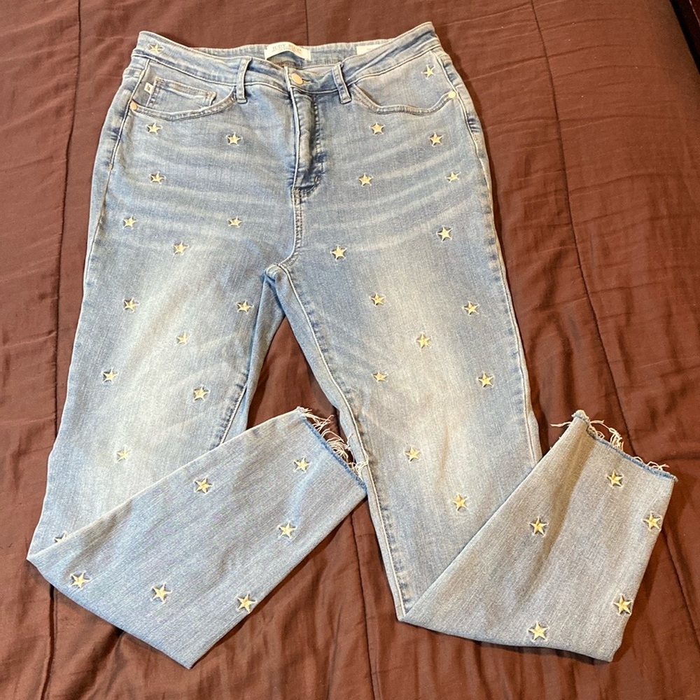 Skinny Fit Jeans by Judy Blue Brand. EUC! - Picture 5 of 16